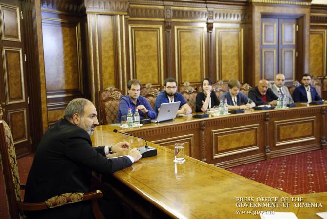 Премьер Пашинян  прокомментировал представленное  Бако Саакяном поручительство  
для  изменения  меры  пресечения в  отношении Роберта  Кочаряна