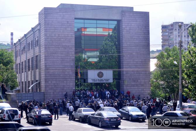 Yerevan citizens block several courthouses after PM’s call 