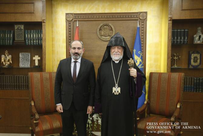 Pachinian s’est entretenu au téléphone avec  Aram I, Catholicos de la Grande Maison de Cilicie