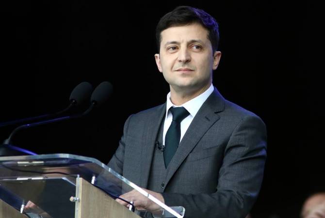 Ukraine : Volodymir Zelensky investi président  