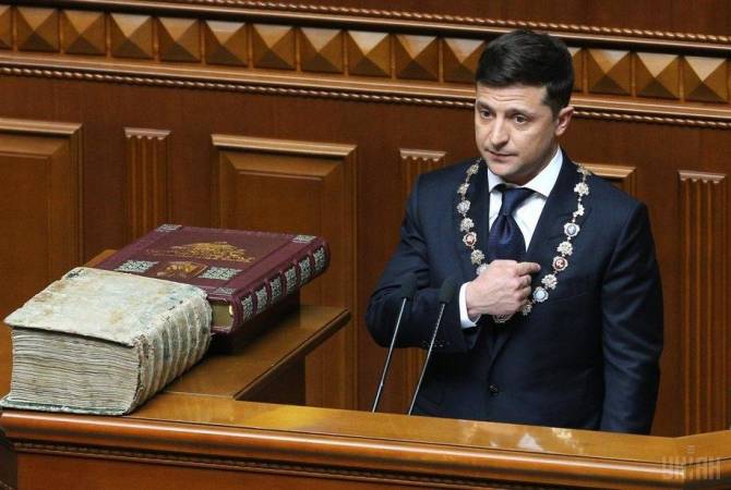 Zelensky announces dissolution of Ukrainian parliament