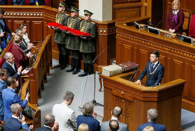 Ukrainian President Zelensky announces ceasefire in Donbass as his first task in office