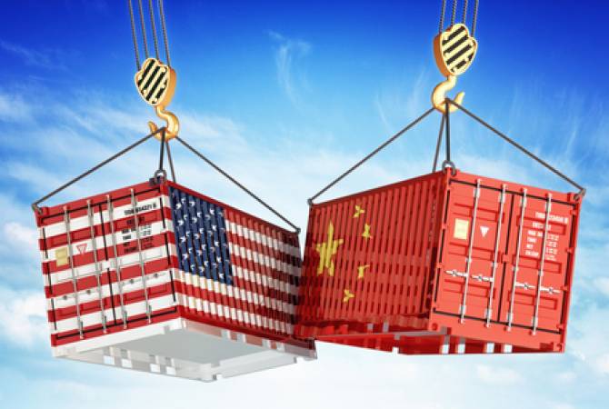 Трамп: американские компании покидают КНР после повышения пошлин на китайские 
товары