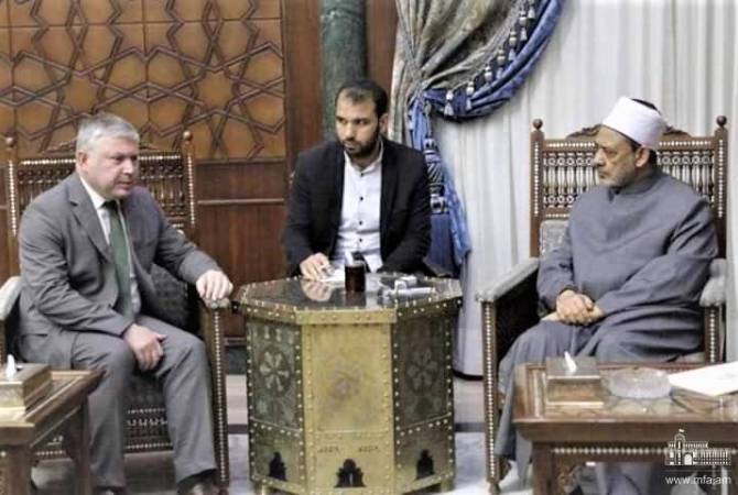 Եգիպտոսում ՀՀ դեսպանը  հանդիպում է ունեցել  ալ-Ազհարի Գերագույն իմամի հետ