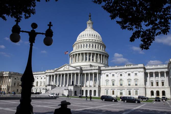 Около 400 законодателей Конгресса США призвали Трампа избрать новую стратегию по 
Сирии