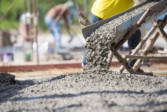 Комиссия НС вынесла положительное заключение по проекту о введении пошлины на 
импортируемый цемент в размере 14 тысяч драмов