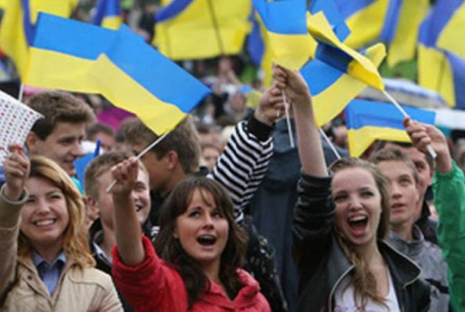 Большинство украинцев ждут радикальных изменений в стране, показал опрос