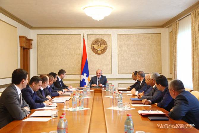 President of Artsakh holds working consultation