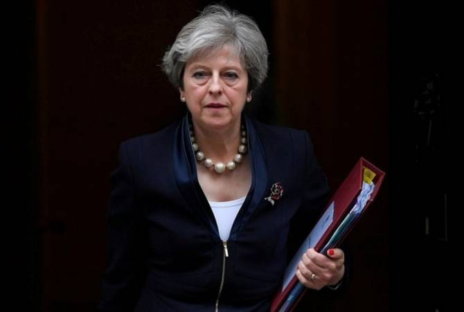 Brexit : pour sauver son accord, Theresa May abat son ultime carte, le second référendum