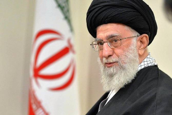 СМИ: духовный лидер Ирана раскритиковал действия Роухани и Зарифа по ядерной 
сделке