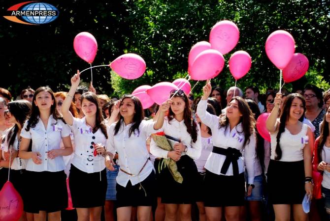 Последний звонок для 19 тысяч 12-классников в Армении прозвучит 24 мая