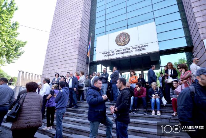 Վալերիյ Օսիպյանը դատարանների մուտքերն ու ելքերն արգելափակելու ակցիան 
համարում է ինքնաբուխ 
