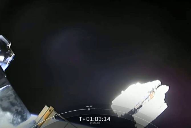 Выведенные Falcon на орбиту спутники подключились к интернету, сообщил Маск
