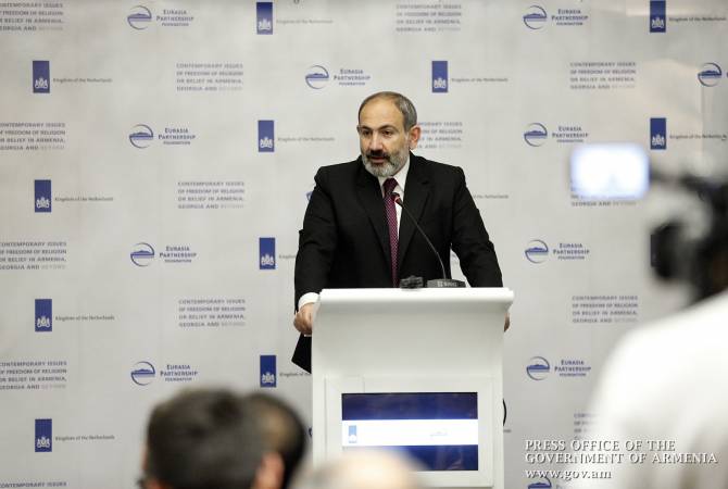 Для правительства является принципиальным вопросом обеспечение сохранения 
идентичности национальных, религиозных меньшинств Армении: премьер-министр
