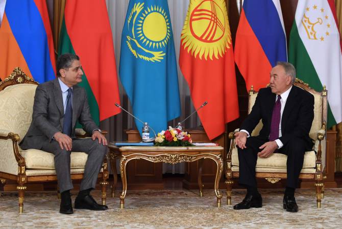 Ղազախստանի մայրաքաղաքում կայացել է Նուրսուլթան Նազարբաևի և Տիգրան Սարգսյանի հանդիպումը
