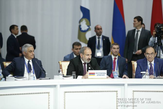 Armenian PM delivers speech at EEU summit 