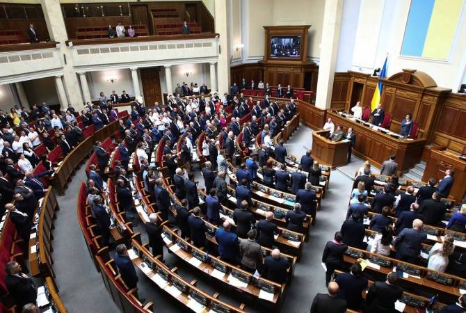 Рада отказалась отправлять в отставку правительство Украины