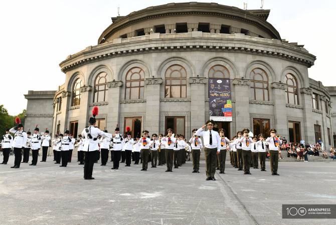 Երևանում կայացավ ՀՀ և Մեծ Բրիտանիայի պաշտպանության նախարարությունների 
նվագախմբերի համատեղ համերգը 