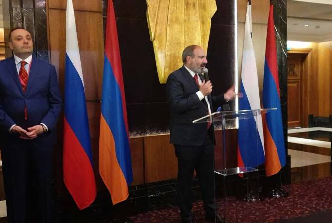 Никол Пашинян в Санкт-Петербурге встретился с представителями армянской общины

