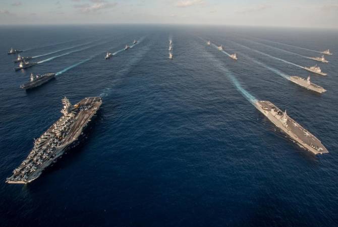 Япония и США проводят совместные учения в Южно-Китайском море 