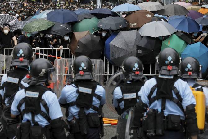 Парламент Гонконга отложил рассмотрение закона об экстрадиции