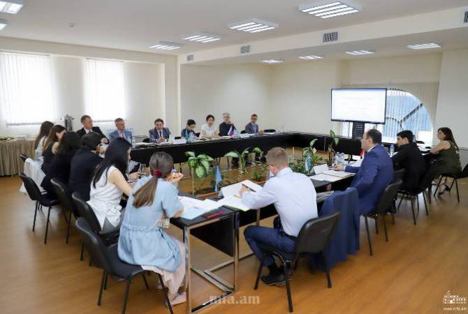 В Ереване состоялось заседание Консультативного комитета руководителей правовых 
служб министерств иностранных дел государств – участников СНГ