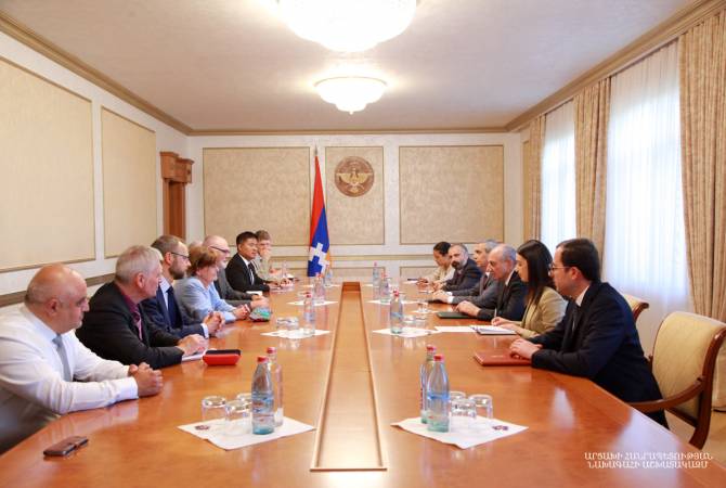 Le président d’Artsakh a reçu la baronne Caroline Coxe