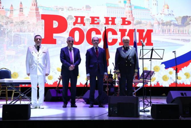 Deputy PM Grigoryan attends reception hosted on the occasion of Russia Day
