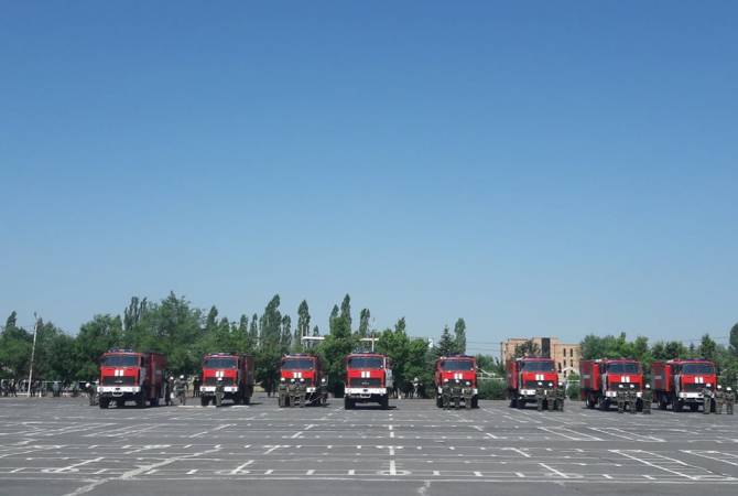 Техническая база ВС Армении пополнилась первой партией 16 пожарных машин