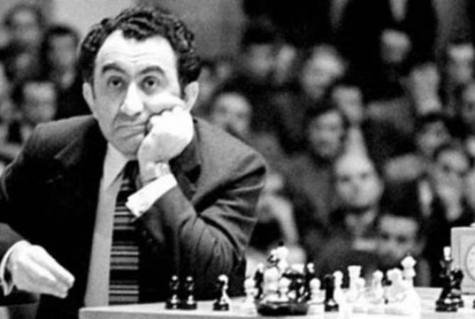 اليوم يصادف عيد ميلاد ال90 للكروسماستر الأسطوري، بطل العالم للشطرنج مرتين تيكران بيتروسيان