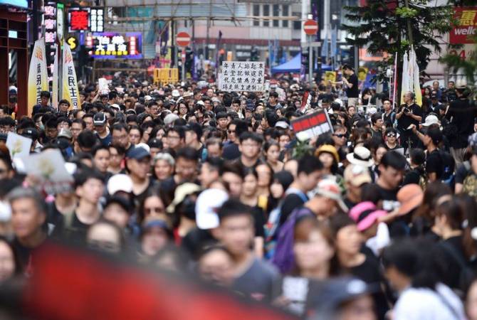 Глава Гонконга отказалась уйти в отставку после массовых протестов