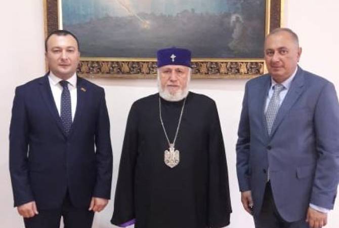 Vice Speaker of Parliament meets with His Holiness Garegin II