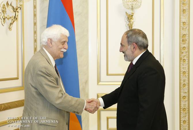 أرمينيا متقدمة تكنولوجياً ووجودكم يلهم الثقة بأنها قضية قابلة للحياة- رئيس الوزراء نيكول باشينيان 
باستقباله العالم -مخترع جهاز المسح بالرنين المغناطيسي ريموند داماديان