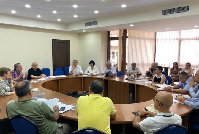 Общественный совет обсудит стратегические вопросы, касающиеся настоящего и 
будущего Армении