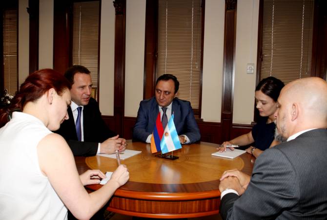L’Arménie et l’Argentine discute de la coopération bilatérale dans le domaine de la défense
