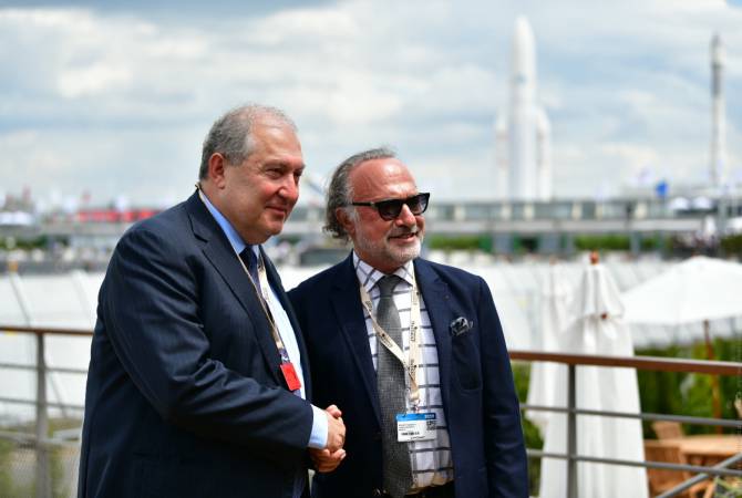 Sarkissian expects Armenia to have joint research center with Dassault Systemes, meets 
executive in France
