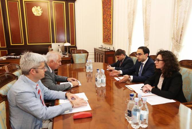 Вице-премьер Тигран Авинян принял руководителя делегации ЕС в Армении

