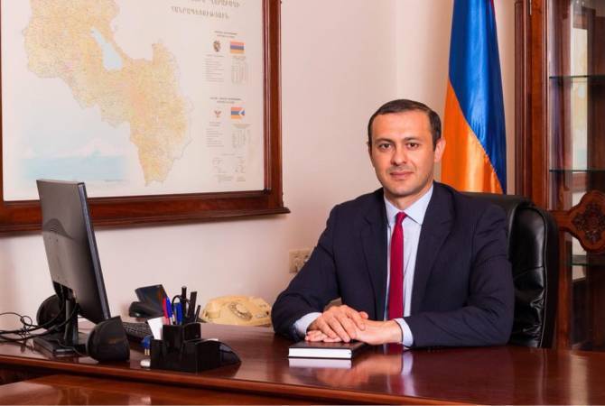 Le secrétaire général du Conseil de sécurité d'Arménie en déplacement à Bichkek