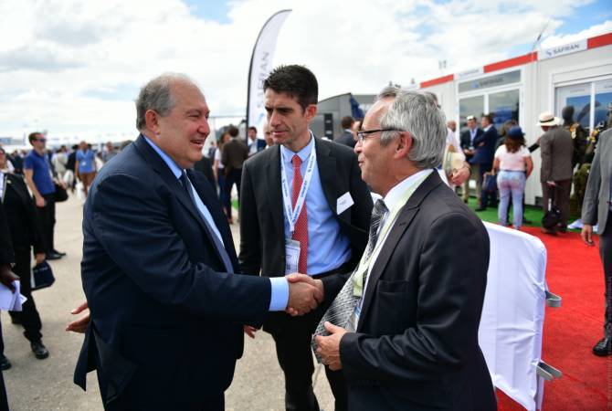 President Sarkissian visits Safran French aerospace company’s pavilion in Le Bourget