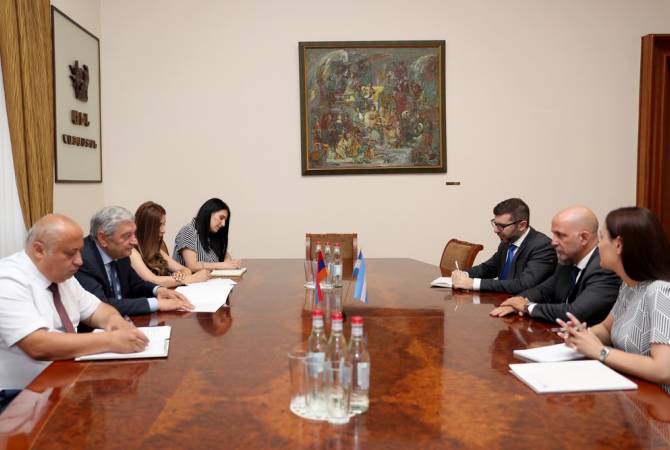 Armenian minister, Argentine Ambassador discuss cooperation prospects in emergency 
situations