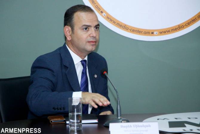 المفوض الأعلى الحكومي لشؤون الشتات الأرمني زاره سينانيان يقول أن الخطوة الأولى من برنامجهم 
ستكون العمل مع المجتمع الأرمني بروسيا