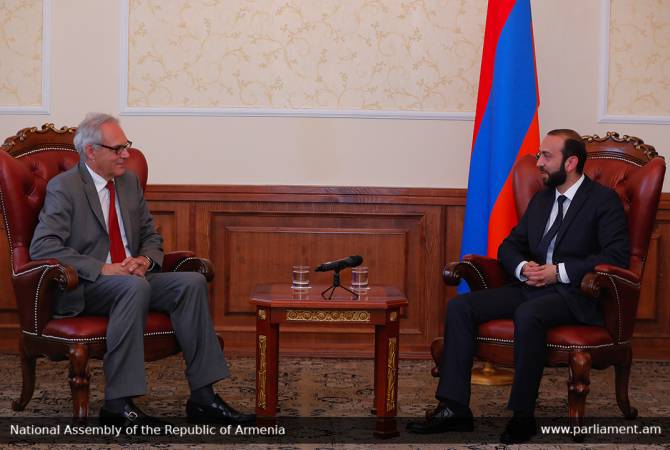 Посол Германии провел прощальную встречу в парламенте Армении