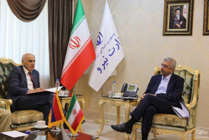 Посол Армении обсудил с министром энергетики Ирана вопросы двустороннего сотрудничества