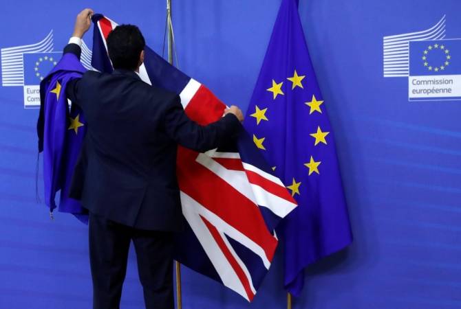 В ЕС заявили, что исключают пересмотр сделки Brexit