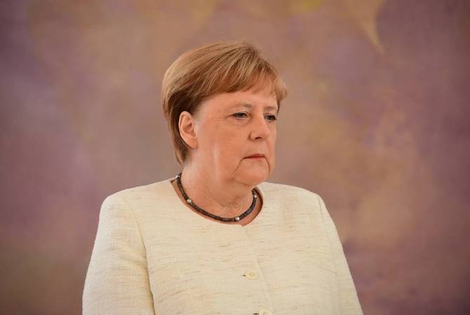 Меркель вновь почувствовала недомогание во время протокольного мероприятия