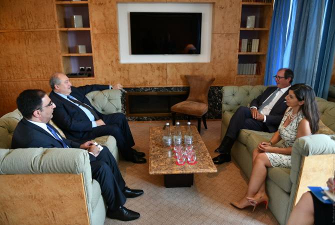  Sarkissian meets with Croix-Rouge genevoise President  
