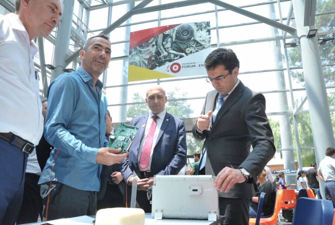 ‘I knew Armenians had big hearts, now I know they’ve also big brains’ – Djorkaeff says at 
Vanadzor engineering event 