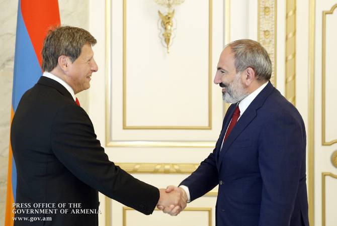 Le Premier ministre Nikol Pashinyan a reçu le Maire de Glendale Ara Najarian