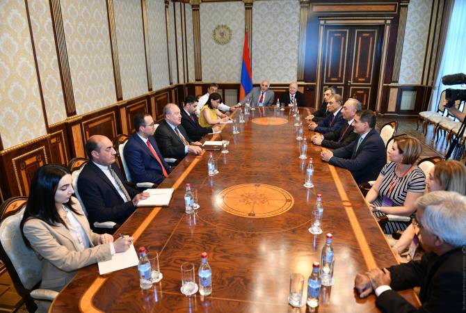  Президент Армен Саркисян принял группу участников 5-го Международного медицинского 
конгресса Армении 