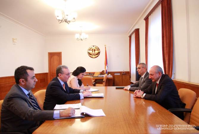  Президент Республики Арцах принял министра иностранных дел Республики Армения 